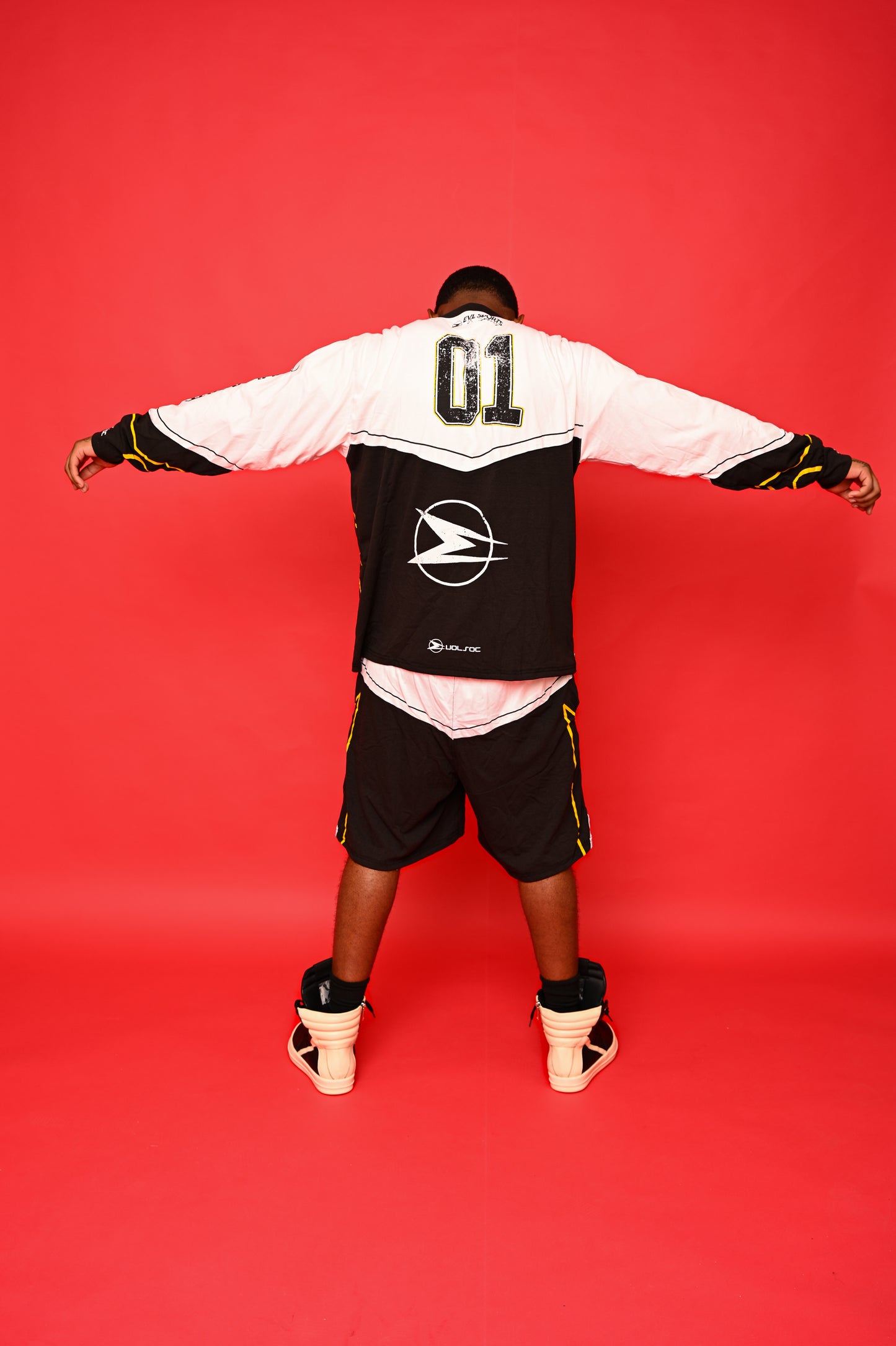 MENS BLCK WHITE YELLA SET